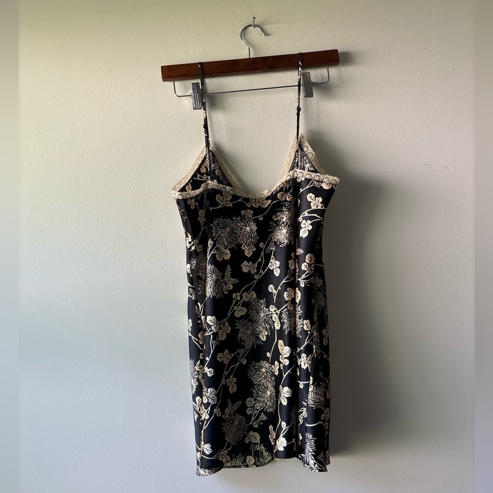 Victoria's Secret Black and Cream Floral Satin Shirt - Picture 4 of 4